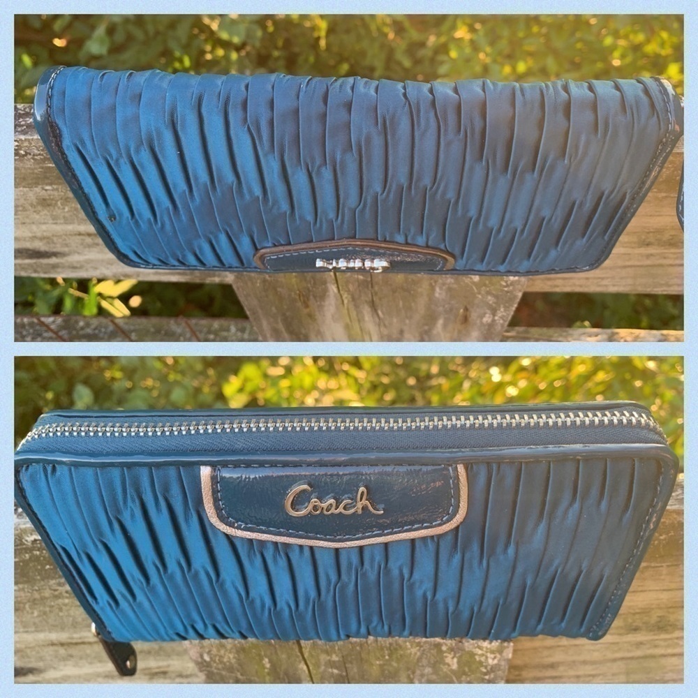 Coach Blue Teal Large Accordion Wallet Rare - Picture 2 of 3